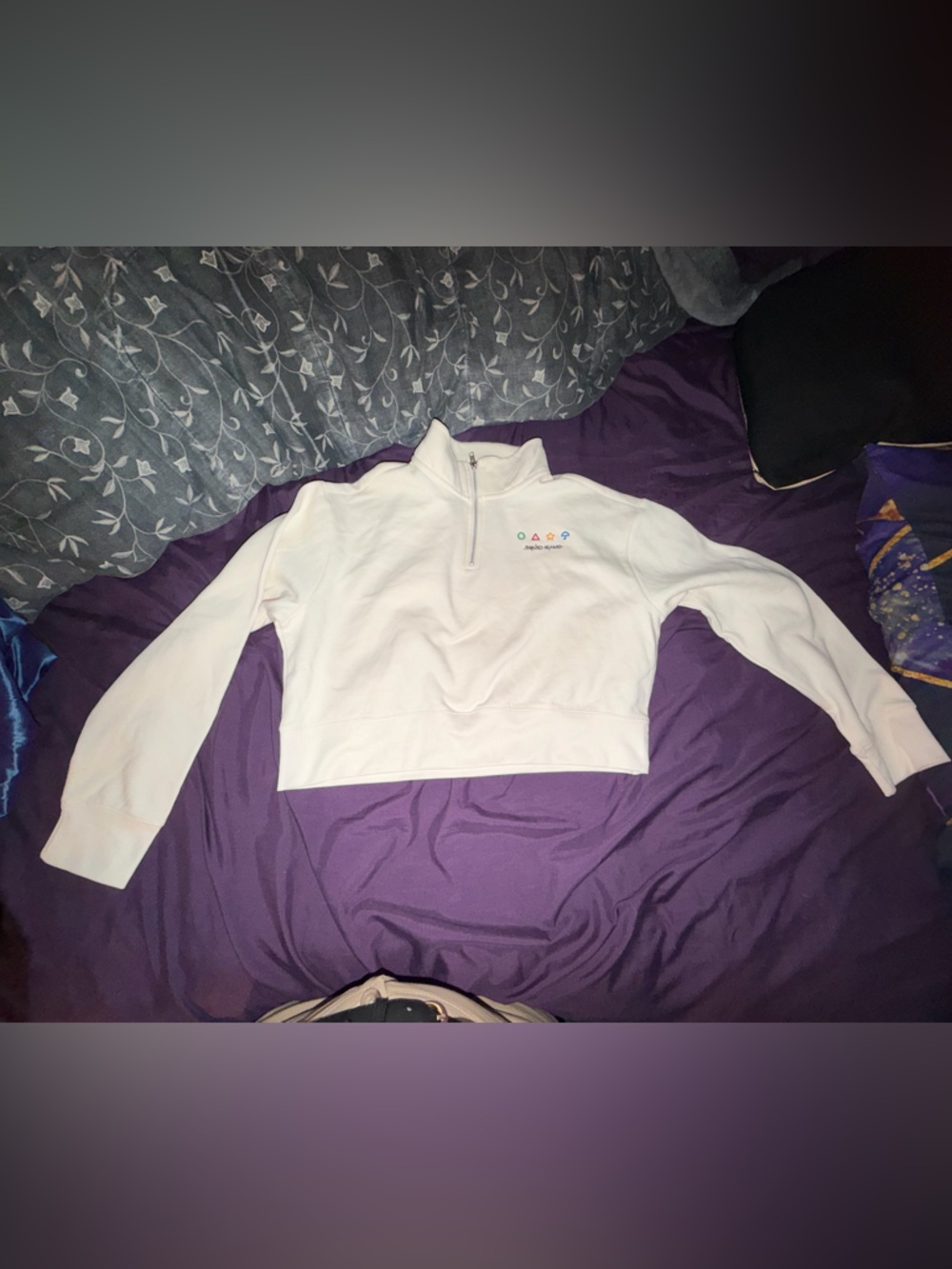 SQUID GAMESWhite Cropped Quarter-Zip Sweatshirt with Small Multicolor Embroidery